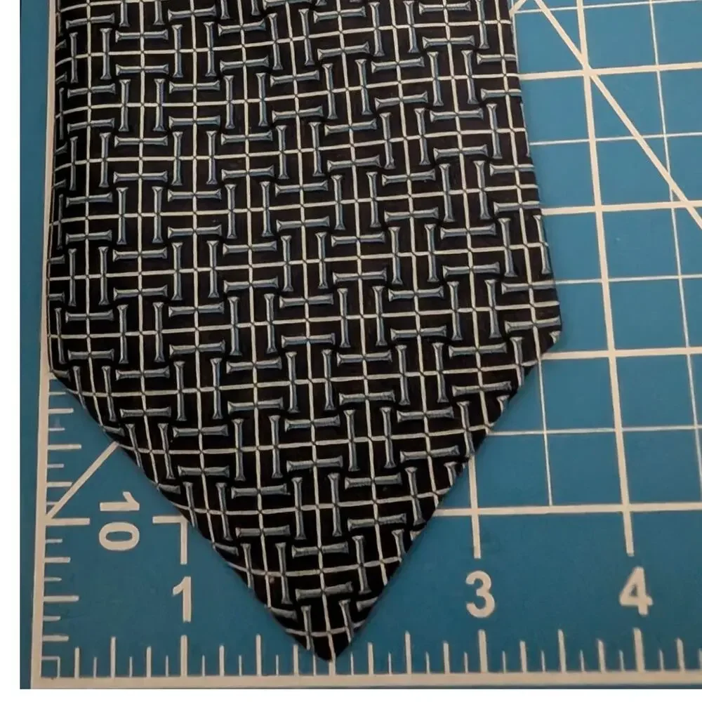 Vintage Hermès 100% Silk Men's Blue Tie With White & Blue Geometric Designs